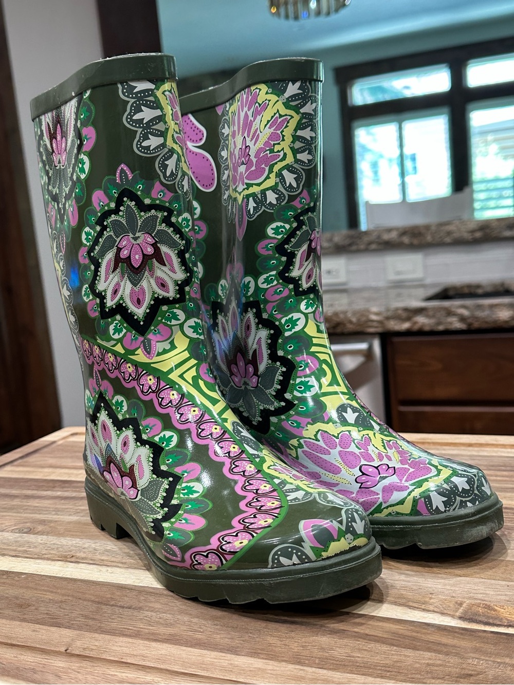 Aqua Stop "Marilyn" Green Paisley Floral Rain Boots Womens Sz 9